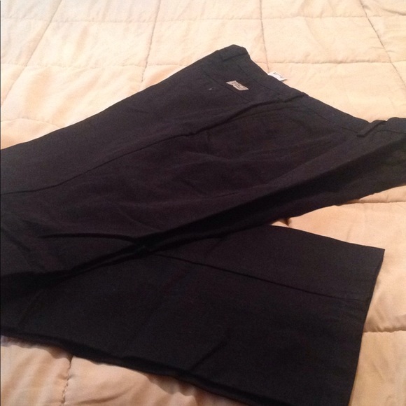 Men's Levy Strauss Signature Khaki Classic Fit - Picture 2 of 8